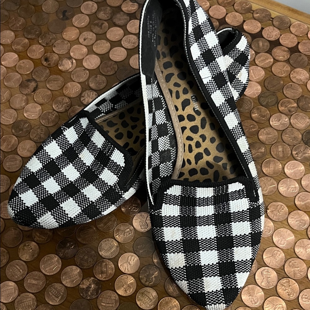 Elegant Checkered Women's Flats